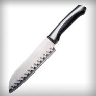 Serrated carving knife